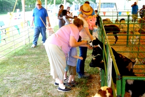 Family-Feeding-Goats