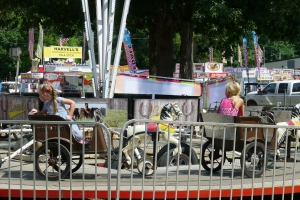 Kids-Ride-at-Fair