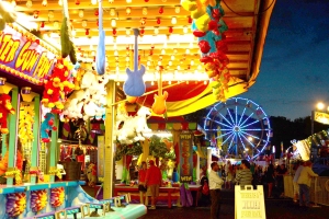 Game-and-Ride-at-Night